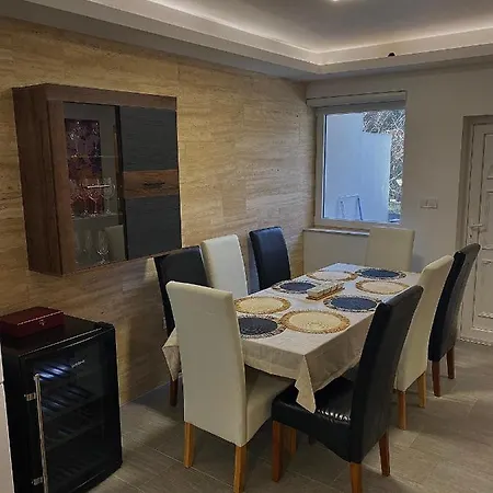 Holiday home Gombos Maganszallashely Vonyarcvashegy