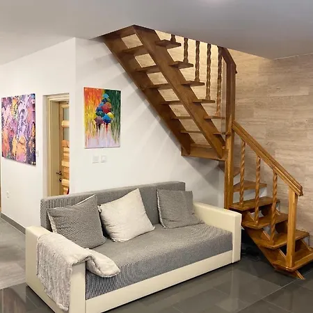 Gombos Maganszallashely Holiday home *