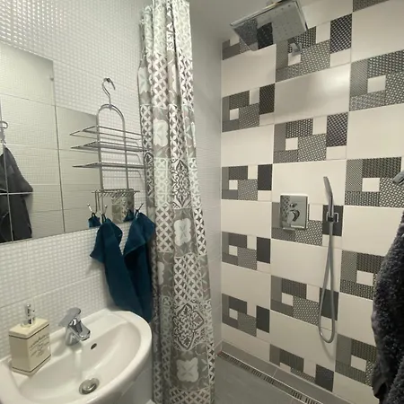 Gombos Maganszallashely Holiday home Vonyarcvashegy