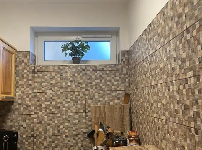 Gombos Maganszallashely Feriehus *