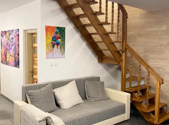 Gombos Maganszallashely Feriehus *