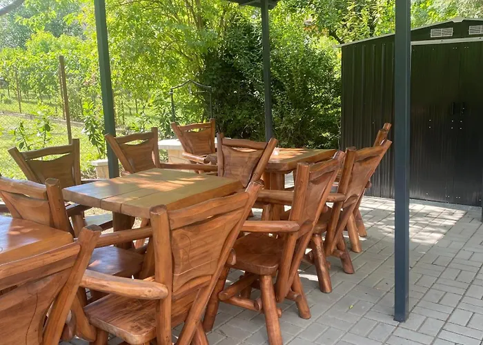 Gombos Maganszallashely Feriehus *